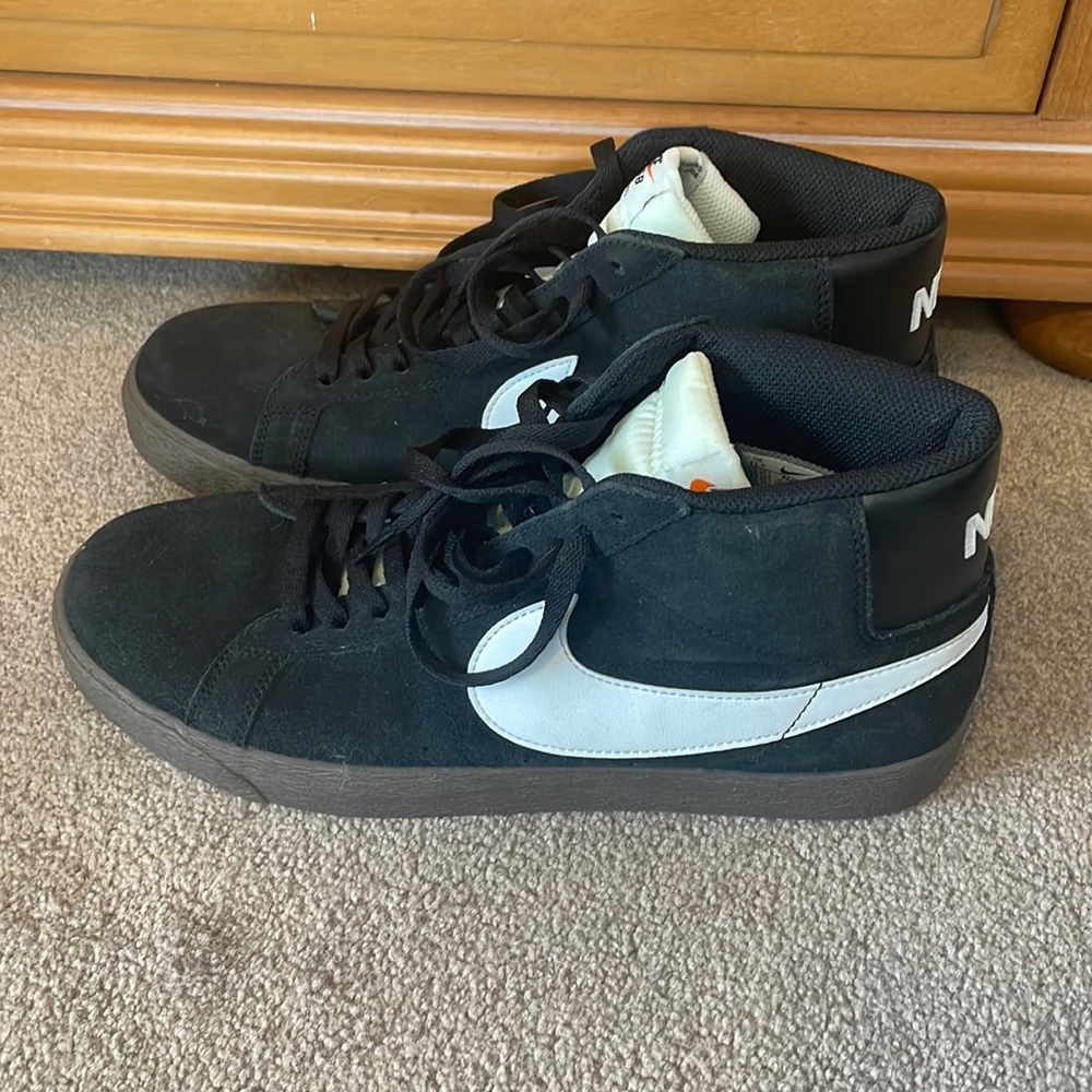 Nike SB Zoom Blazer Mid Skate Shoes